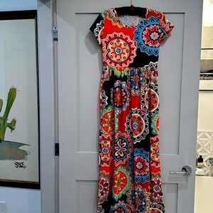 NWOT Bright printed maxi dress! M